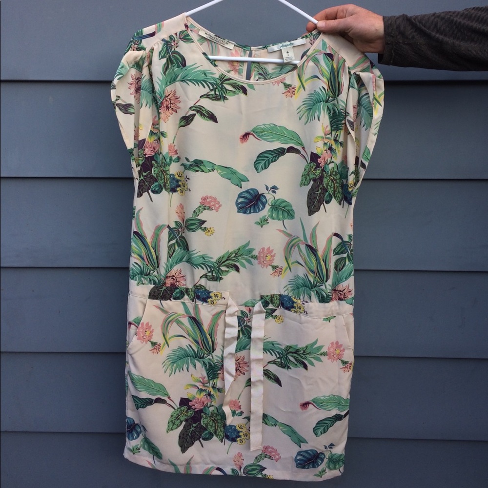 Pocketed shift dress with tie